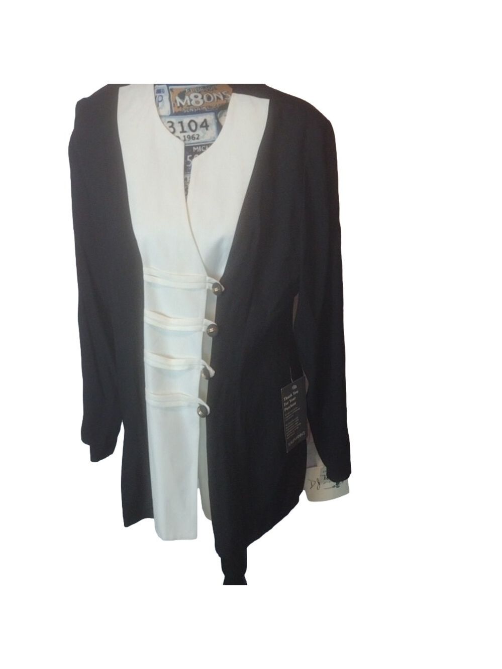 D.j. summer vintage black off white blazer size 16